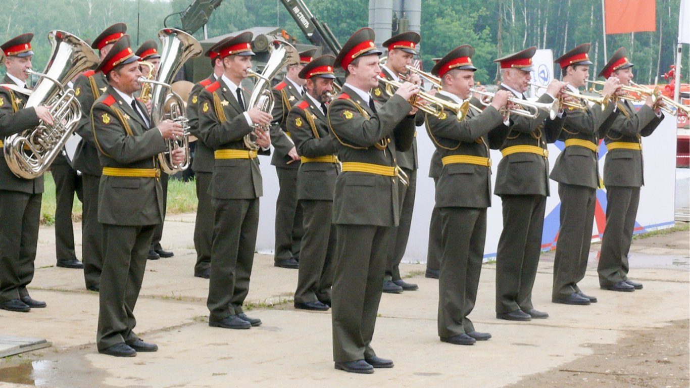 Показ военной техники 10 июня 2011 г. в городе Бронницы