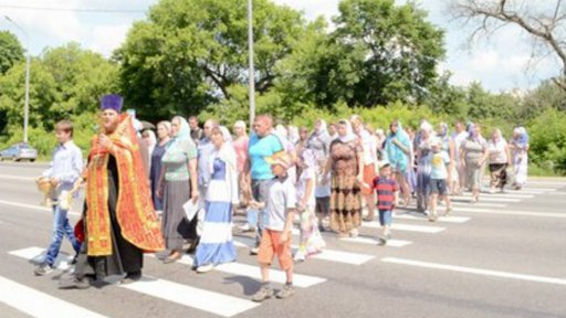 Освящение пешеходного перехода на трассе М5 Урал в д. Вохринка