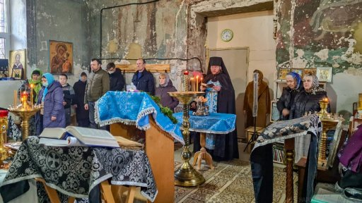Всенощное бдение под праздник Благовещения Пресвятой Богородицы в Троицком храме села Бисерово